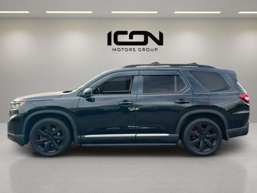 Crystal Black Pearl 2023 Honda Pilot AWD Elite