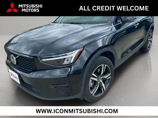 Onyx Black Metallic 2024 Volvo XC40 B5 Core