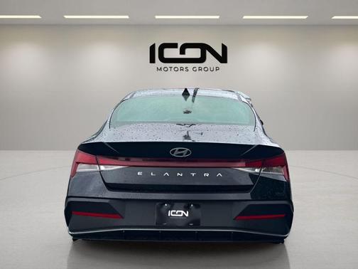 Abyss Black 2024 Hyundai ELANTRA SEL