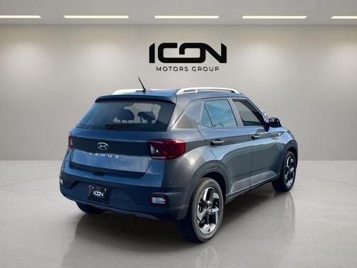 Ecotronic Gray 2025 Hyundai VENUE SEL