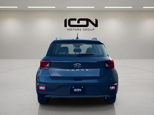 Ecotronic Gray 2025 Hyundai VENUE SEL