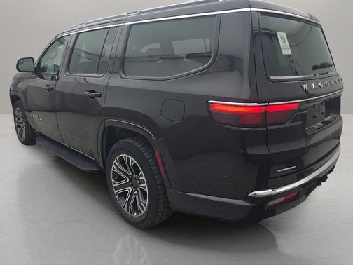 Diamond Black Crystal Pearlcoat 2023 Jeep Wagoneer Series II
