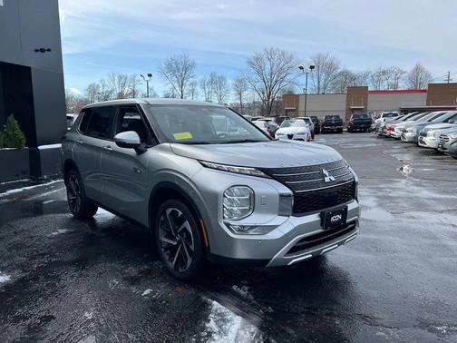 2024 Mitsubishi Outlander PHEV SE S-AWC