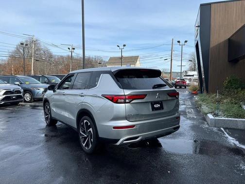 2024 Mitsubishi Outlander PHEV SE S-AWC