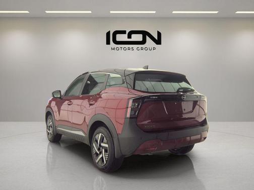 Scarlet Ember Tintcoat/Super Black 2025 Nissan Kicks SV