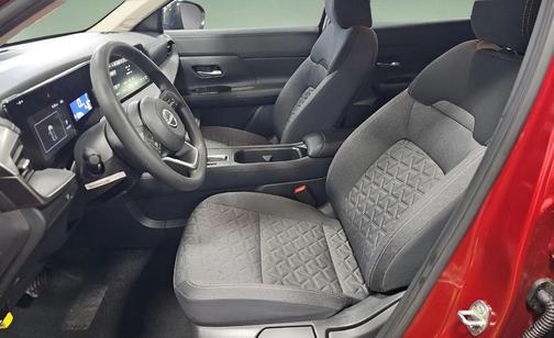 Scarlet Ember Tintcoat/Super Black 2025 Nissan Kicks SV