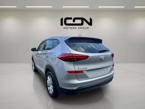 2021 Hyundai TUCSON SE