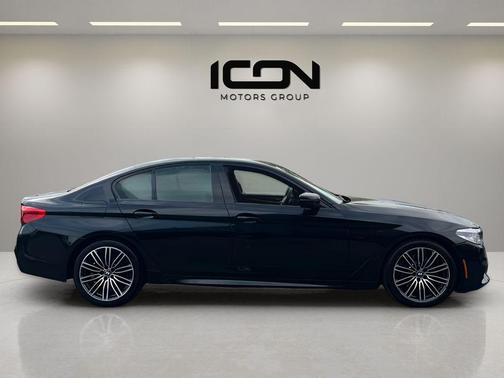 Black Sapphire Metallic 2019 BMW 540 i xDrive