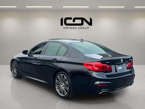 Black Sapphire Metallic 2019 BMW 540 i xDrive
