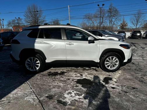 2022 Toyota Corolla Cross LE