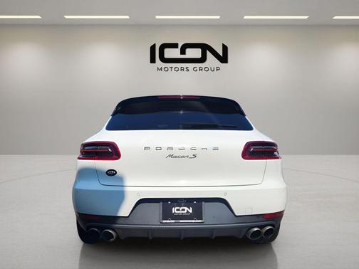 White 2017 Porsche Macan Macan