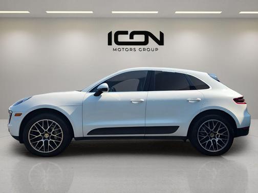 White 2017 Porsche Macan Macan