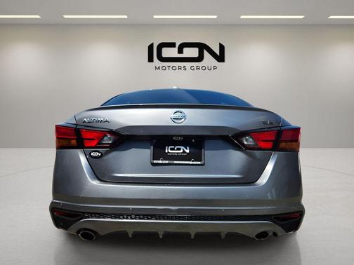 2021 Nissan Altima SR FWD