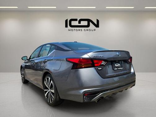 2021 Nissan Altima SR FWD