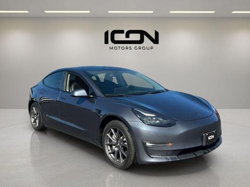 Gray 2022 Tesla Model 3 Long Range