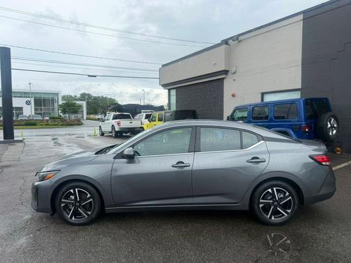 Gun Metallic 2024 Nissan Sentra SV