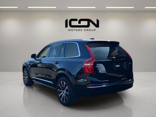 Onyx Black Metallic 2024 Volvo XC90 B5 Core Bright Theme