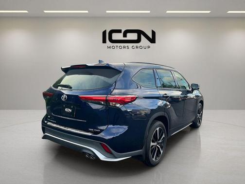 2022 Toyota Highlander XSE
