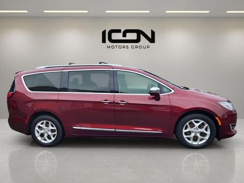 Velvet Red Pearlcoat 2020 Chrysler Pacifica Limited