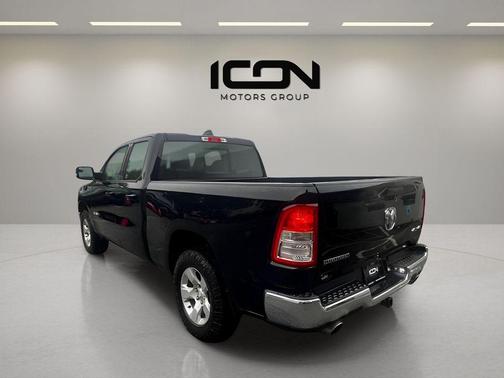Diamond Black Crystal Pearlcoat 2021 RAM 1500 Big Horn/Lone Star