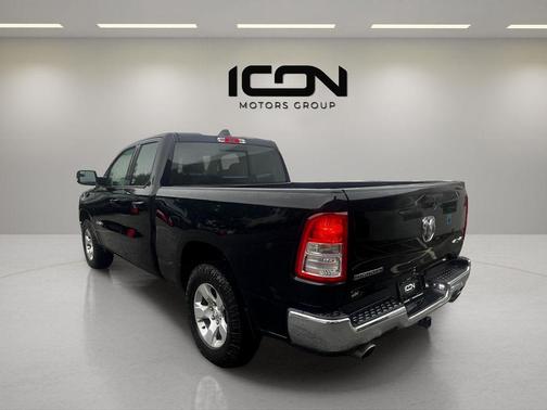 Diamond Black Crystal Pearlcoat 2021 RAM 1500 Big Horn/Lone Star