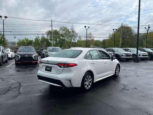 Super White 2021 Toyota Corolla LE