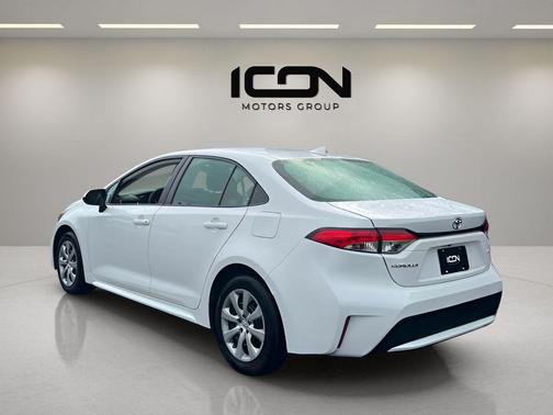 Super White 2021 Toyota Corolla LE