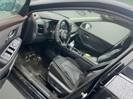 Super Black 2021 Nissan Rogue SV