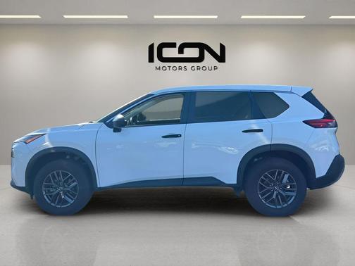 Glacier White 2022 Nissan Rogue S