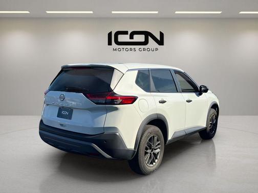 Glacier White 2022 Nissan Rogue S