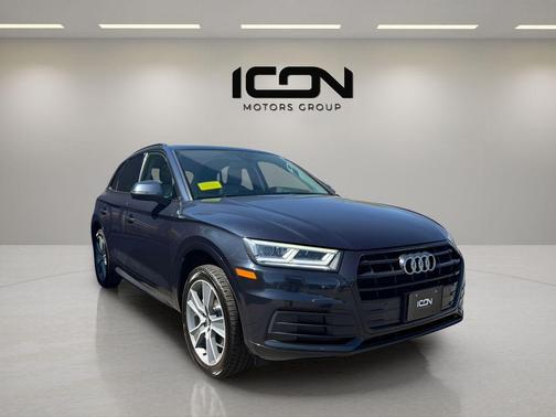 Moonlight Blue Metallic 2019 Audi Q5 2.0T Premium Plus