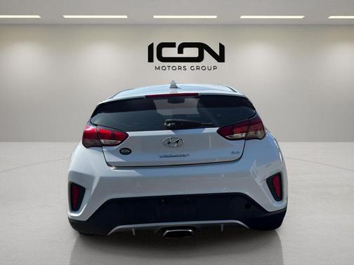 2019 Hyundai Veloster 2