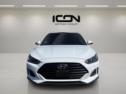 2019 Hyundai Veloster 2