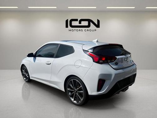 2019 Hyundai Veloster 2