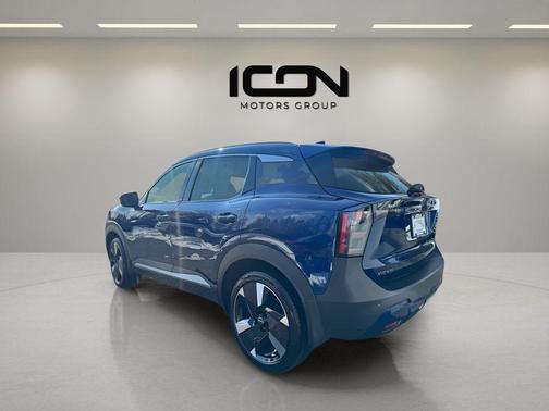 Deep Blue Pearl 2025 Nissan Kicks SR