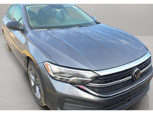 Platinum Gray Metallic 2024 Volkswagen Jetta 1.5T SE