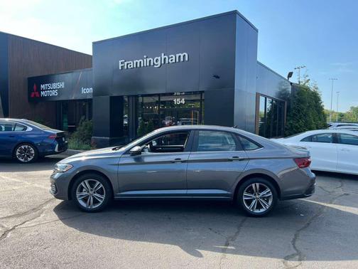 Platinum Gray Metallic 2024 Volkswagen Jetta 1.5T SE