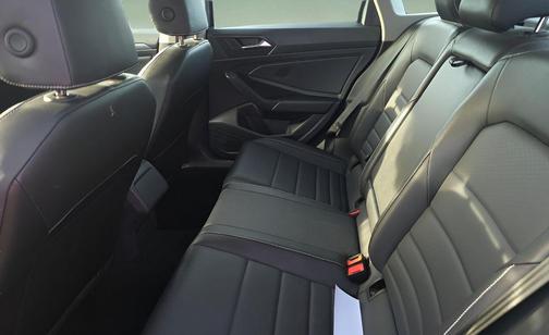 Platinum Gray Metallic 2024 Volkswagen Jetta 1.5T SE