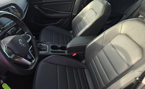 Platinum Gray Metallic 2024 Volkswagen Jetta 1.5T SE