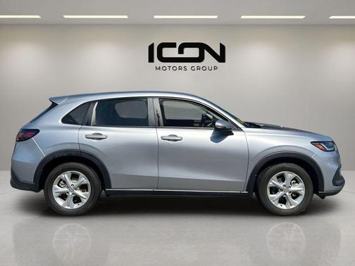 Lunar Silver Metallic 2025 Honda HR-V LX