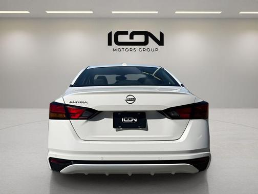 Glacier White 2025 Nissan Altima 2.5 SV