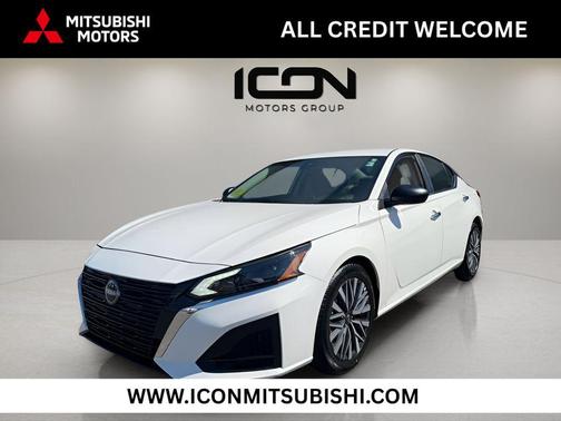 Glacier White 2025 Nissan Altima 2.5 SV