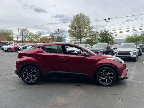 Blizzard Pearl 2018 Toyota C-HR XLE