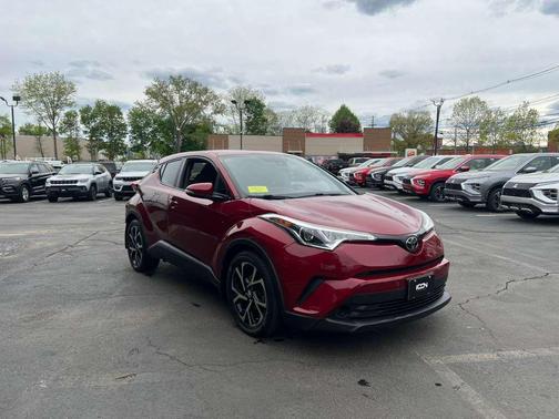 Blizzard Pearl 2018 Toyota C-HR XLE
