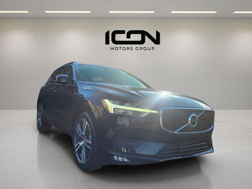 Onyx Black Metallic 2021 Volvo XC60 T6 Momentum