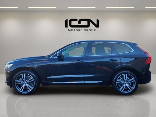 Onyx Black Metallic 2021 Volvo XC60 T6 Momentum