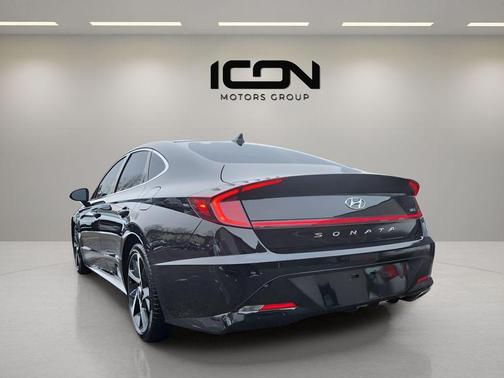 Phantom Black 2021 Hyundai SONATA SEL Plus