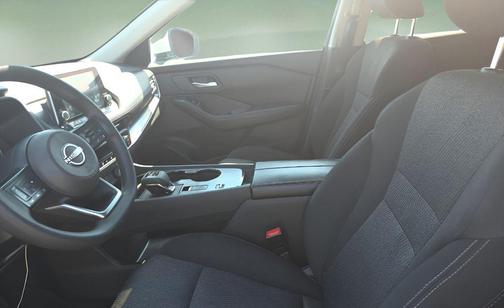 Brilliant Silver Metallic 2024 Nissan Rogue SV