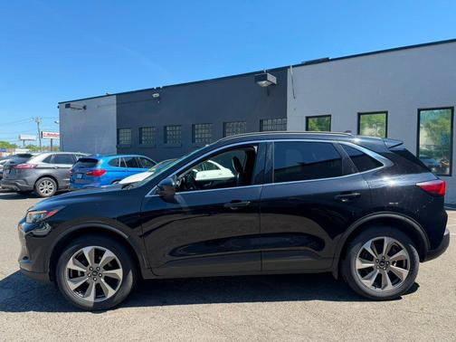 Agate Black Metallic 2024 Ford Escape Platinum
