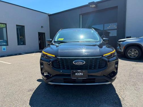 Agate Black Metallic 2024 Ford Escape Platinum